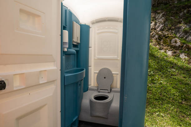 Best Portable restroom trailer rental  in Salem, IN